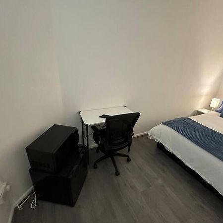 Small Cozy Private Bedroom Zone1 Londres Extérieur photo